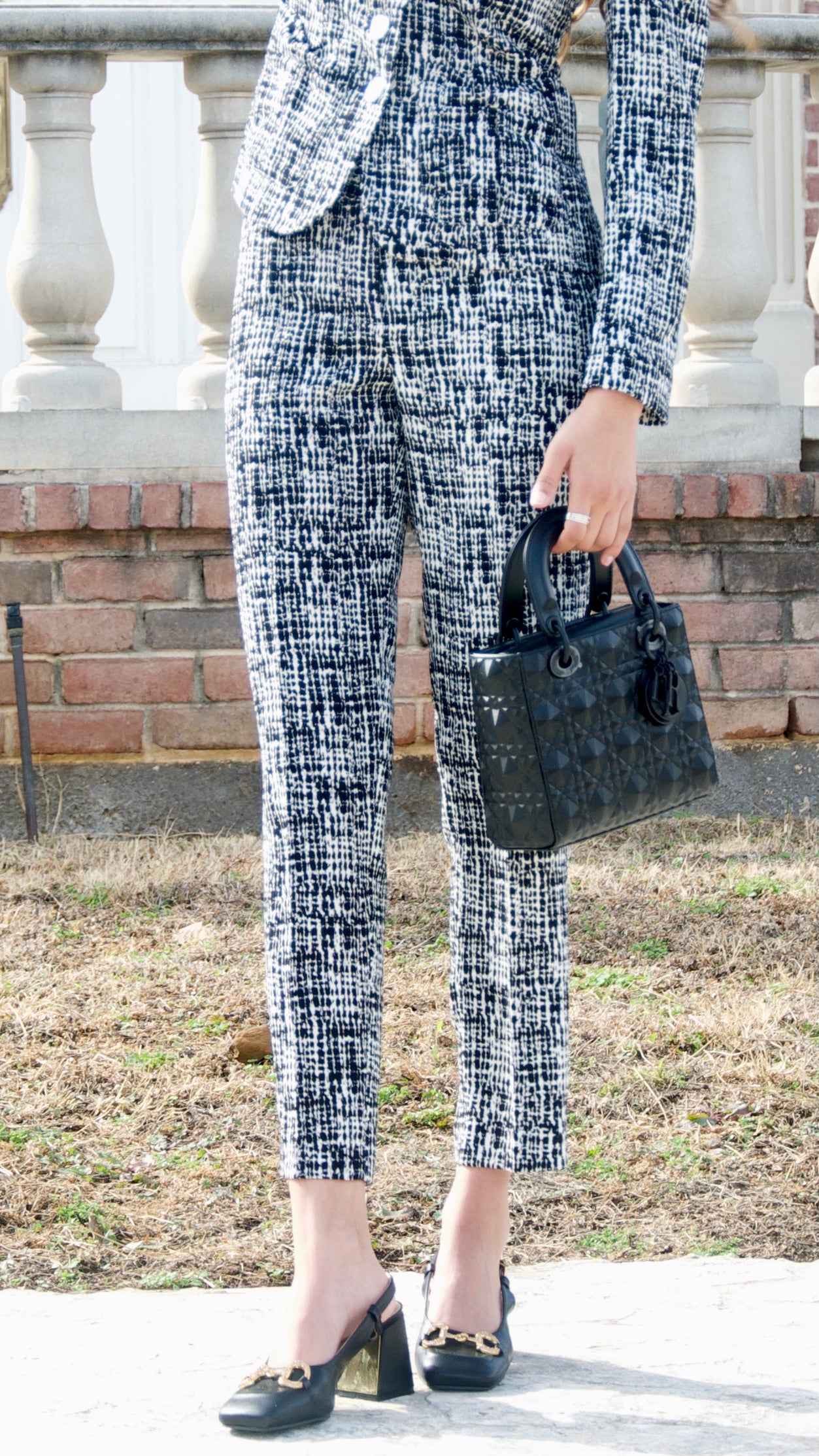 Black and White Abstract Print Cigarette Pants